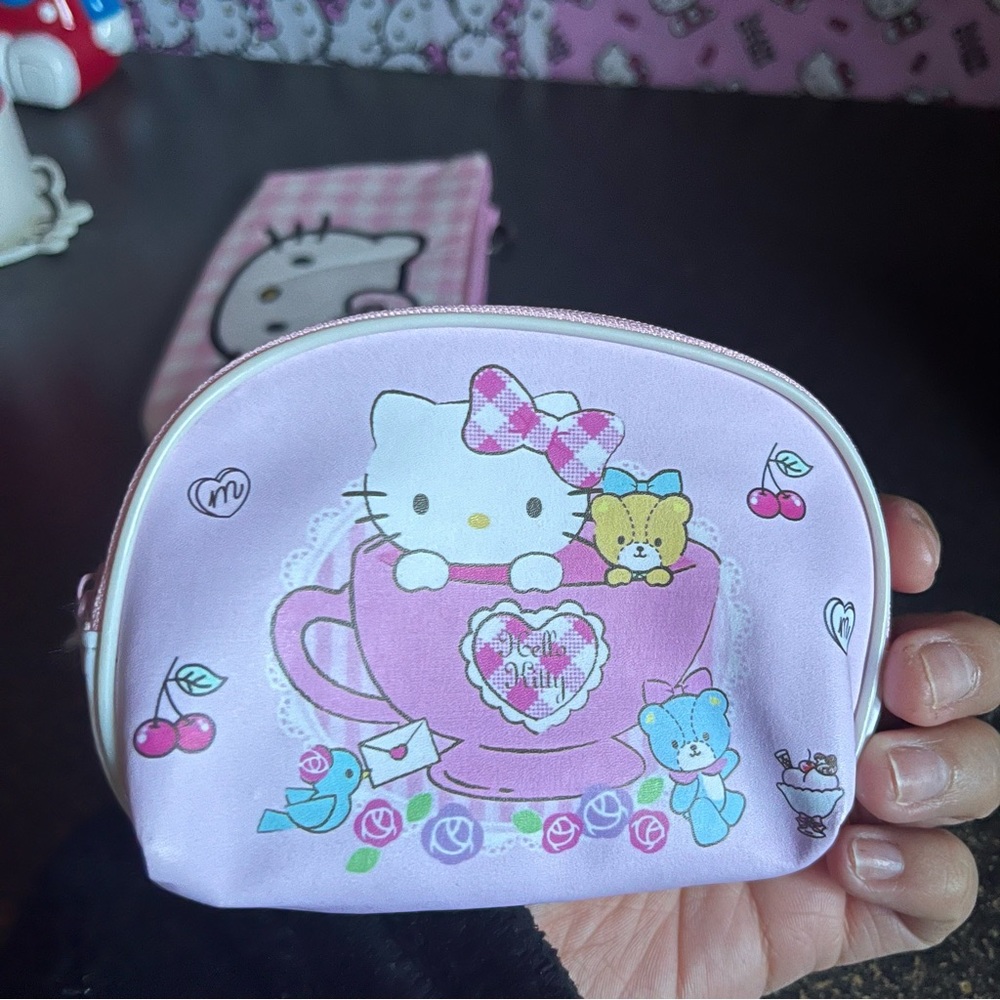 Hello Kitty Bundle - Picture 5 of 6